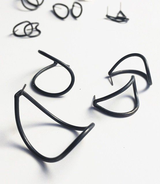 curve post earrings in oxidized silver