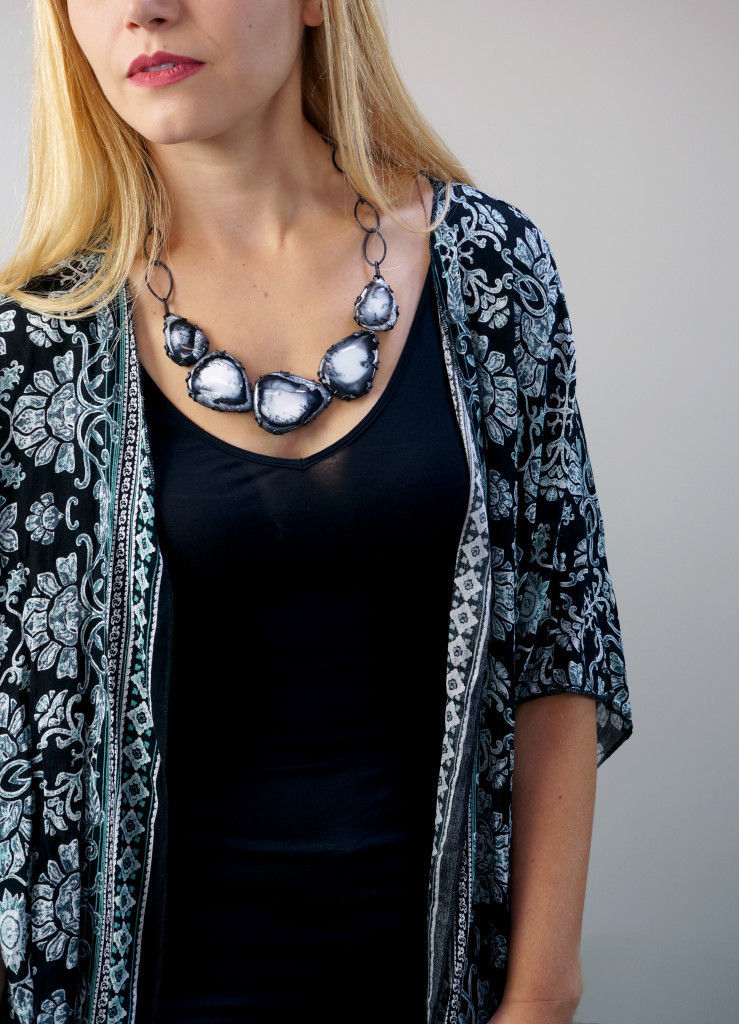 five ways to style a statement necklace: with a floral print kimono // click through for outfit details