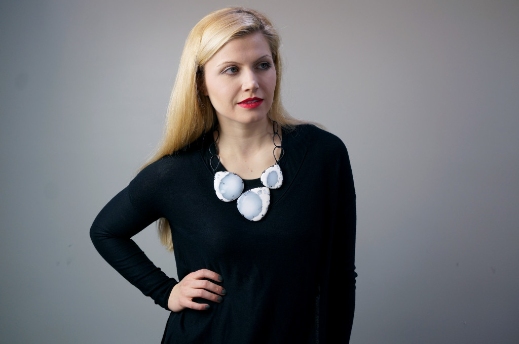 eight ways to wear a bold bib statement necklace // click through for outfit inspiration