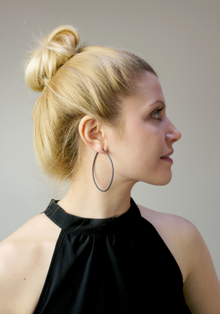 13 pieces of black jewelry you can wear every day // black droplet hoop earrings