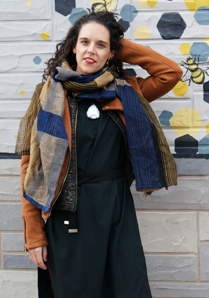 winter style: how to wear a necklace with a scarf
