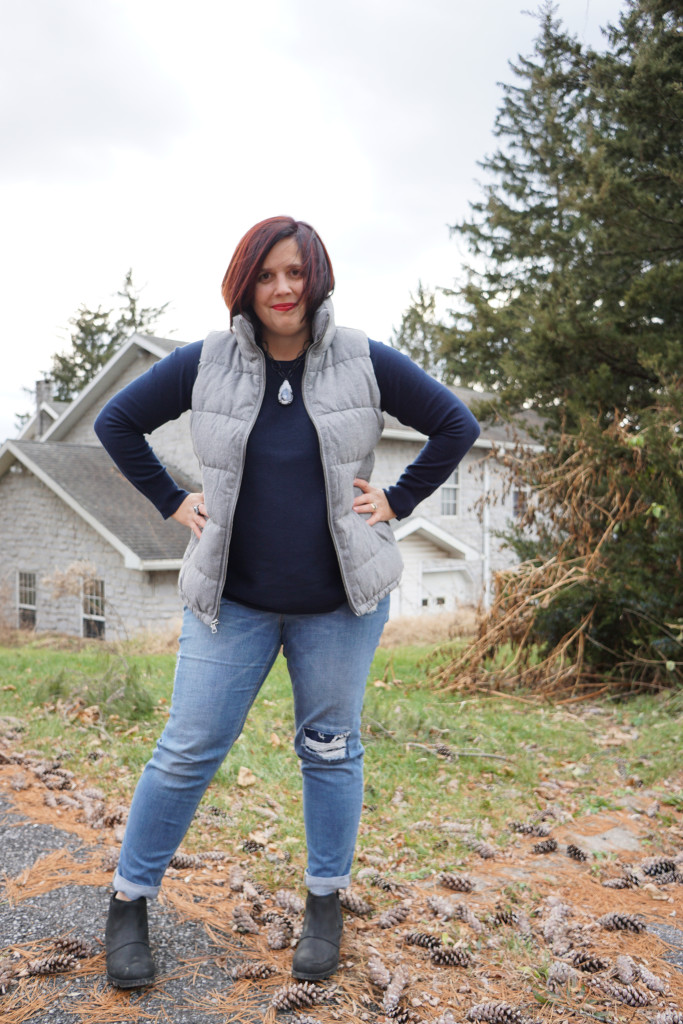 navy and grey fall winter style with a black and white chunky stone necklace