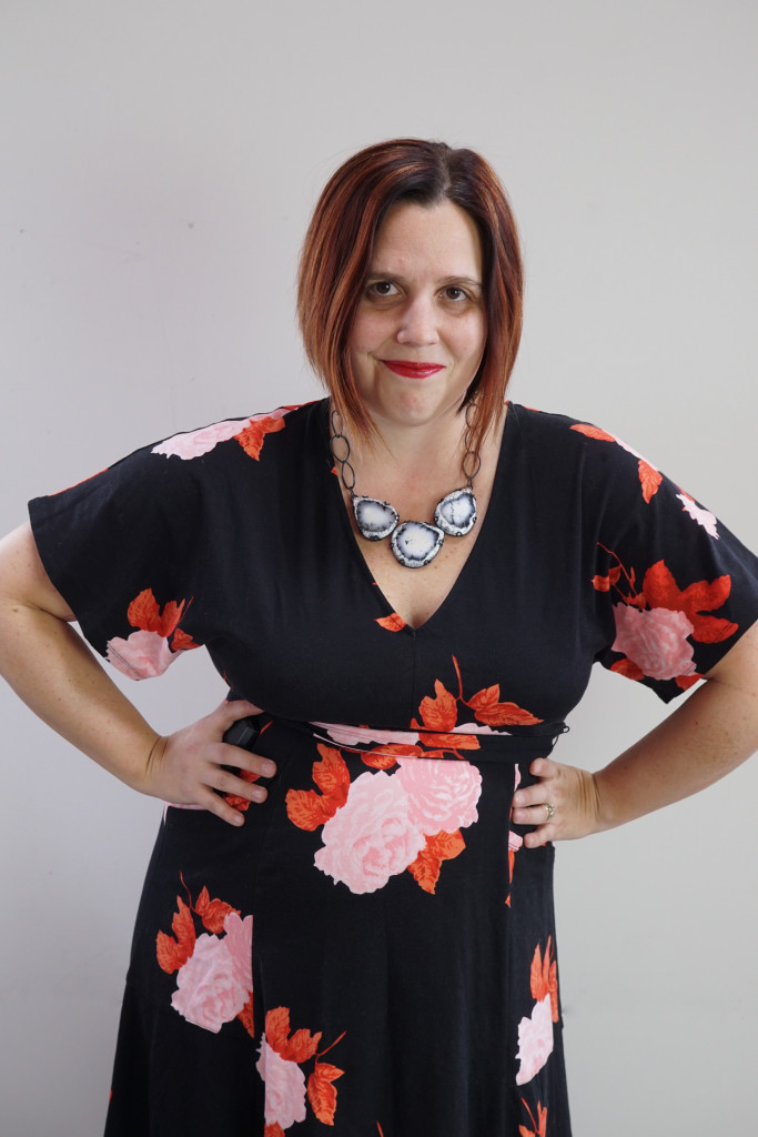 one dress, four necklaces: how to choose a statement necklace for a  v-neck floral dress - spring style ideas