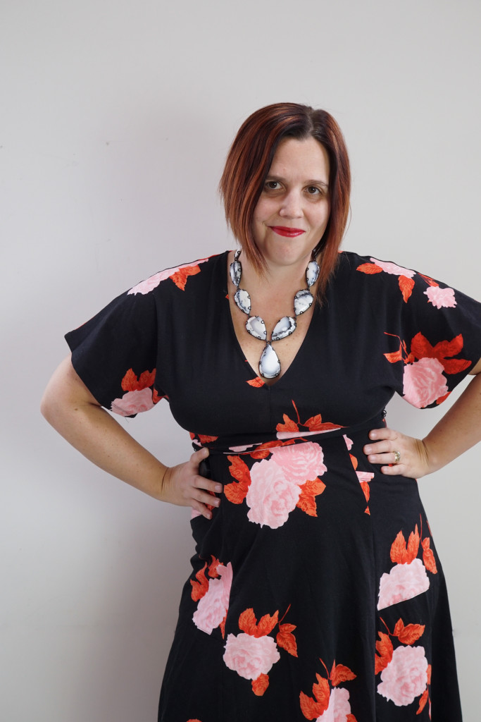 one dress, four necklaces: how to choose a statement necklace for a  v-neck floral dress - spring style ideas