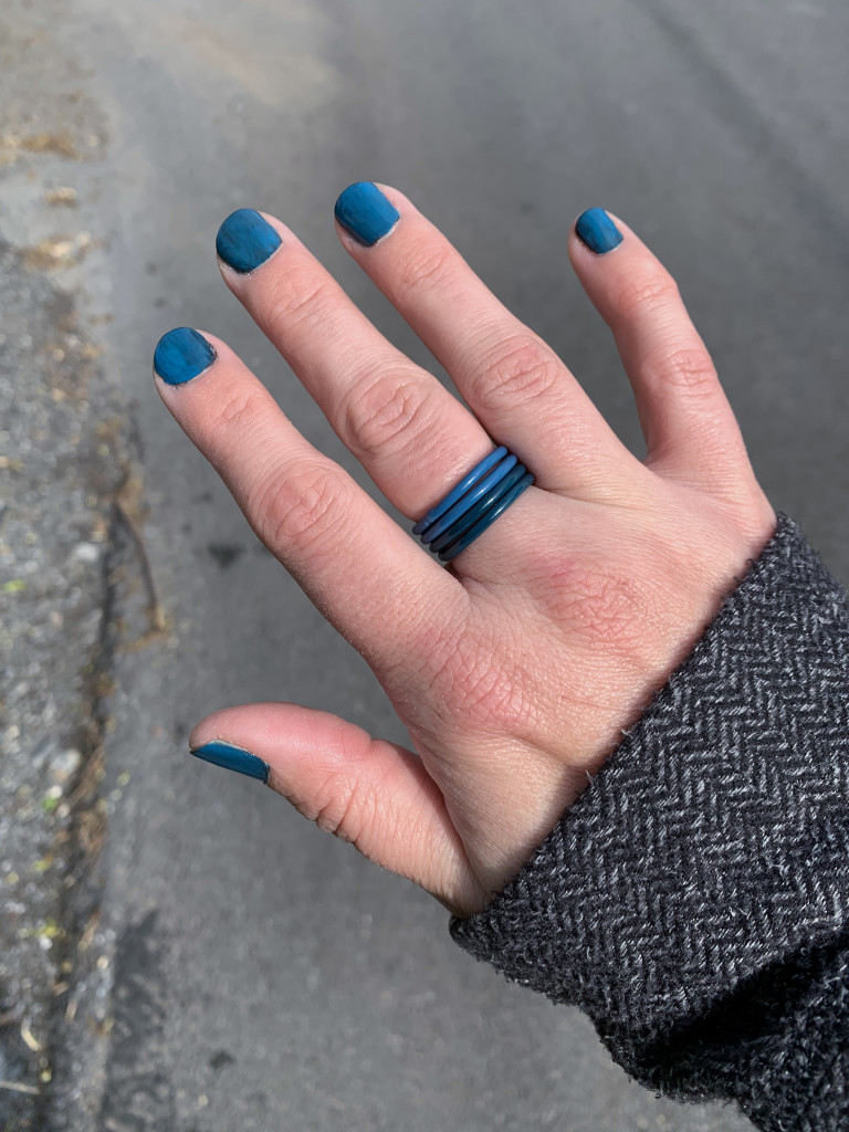 colorful jewelry: stacking rings in blue and dark teal