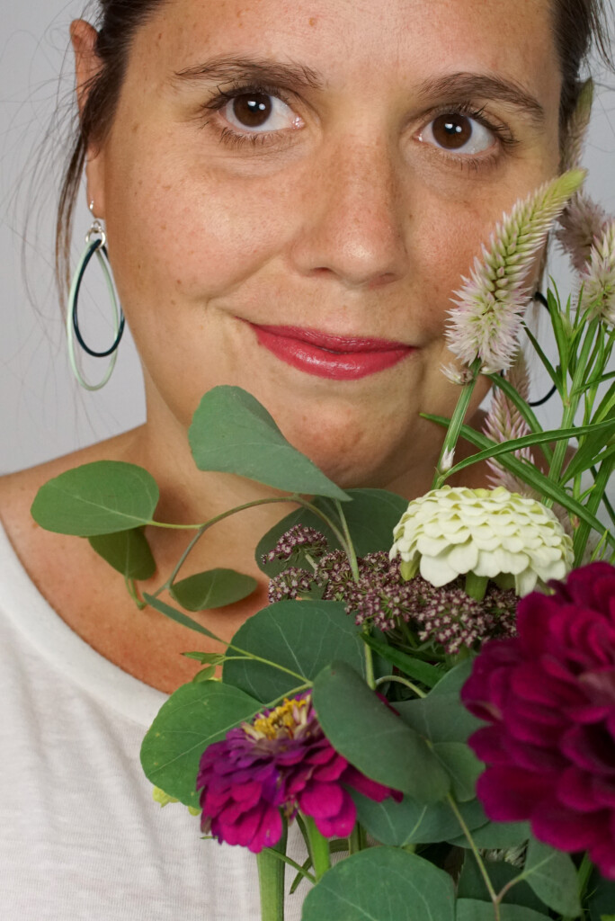 floral bouquet and simple statement earrings